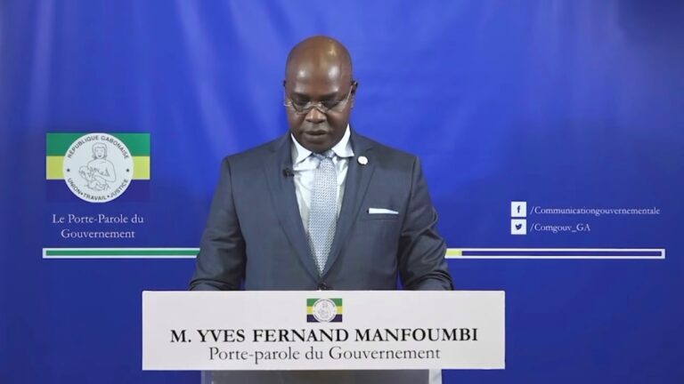 Le Gouvernement suspend les responsables de la Marine marchande et Royal Cost