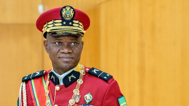 Gabon : Brice Clotaire Oligui Nguema renonce à son traitement de président de la République