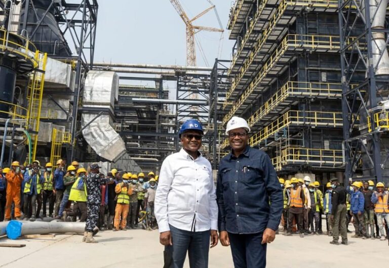 Nigeria : la raffinerie Dangote a commencé à produire du carburant