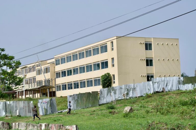 Gabon : à quand la réouverture des pavillons du campus à l’UOB ?