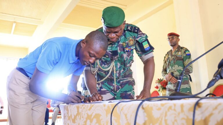 Gabon : le mode de financement de l’ANBG, facteur du retard du paiement des bourses ?