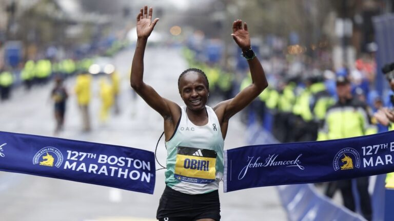 La kényane Hellen Obiri, double championne du marathon de Boston