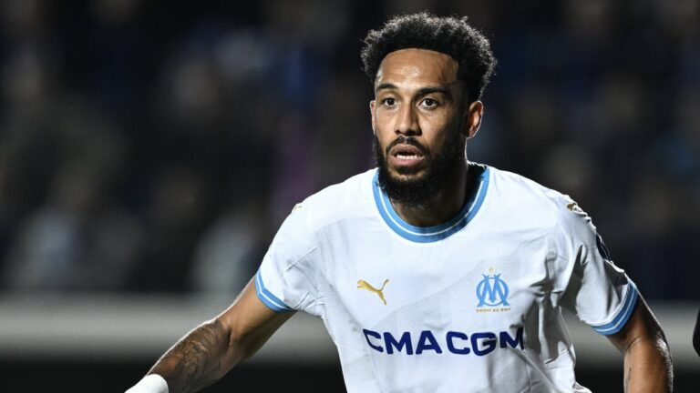 Pierre-Emerick Aubameyang remporte le prix Marc-Vivien Foé