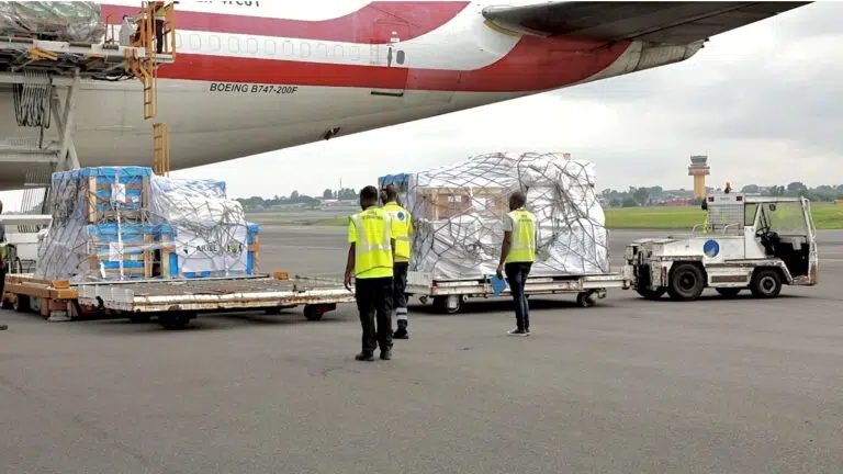 Le Gabon réceptionne 4 groupes électrogènes pour mettre fin aux coupures d’électricité