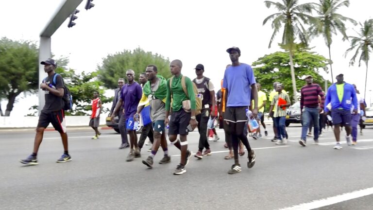 Gabon : ils parcourent 440 km à pied en 11 jours pour rencontrer le président de la transition