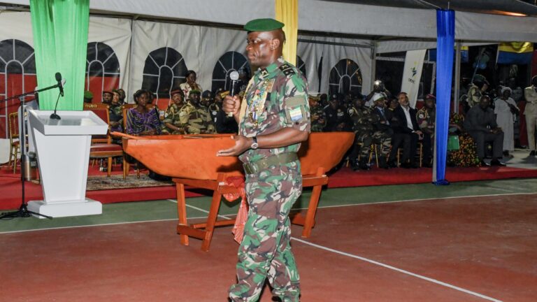 Gabon : Brice Oligui Nguema à cœur ouvert avec les populations de Bikélé