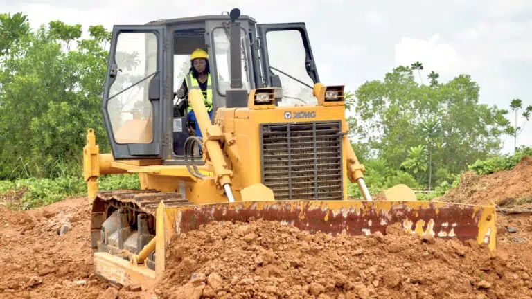Gabon : le CTRI fixe le salaire minimum à 200 000 FCFA sur ses chantiers