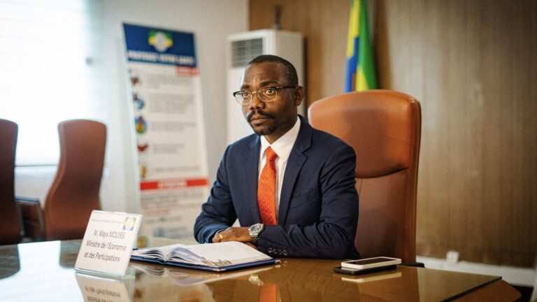 Gabon : Mays Mouissi accueille 170 stagiaires dans son ministère