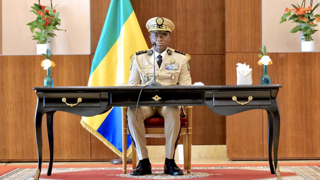 Brice Oligui Nguema annonce une enveloppe de 100 milliards de FCFA pour la SEEG