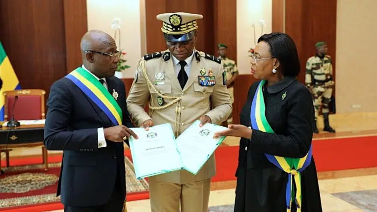 Gabon : avant-projet et projet de Constitution, quelles différences ?