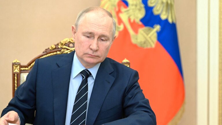 Sotchi : Vladimir Poutine promet un « soutien total » à l’Afrique