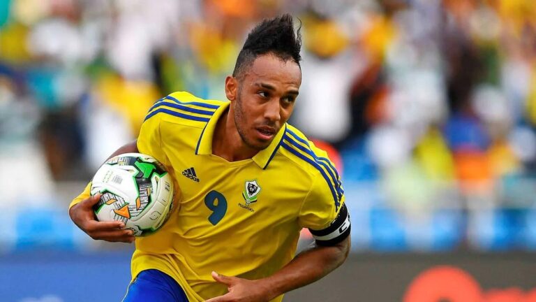 Pierre-Emerick Aubameyang, meilleur buteur africain en activité