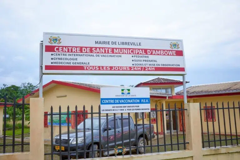 Gabon : une priorité de rapprocher les services de santé au plus près des populations
