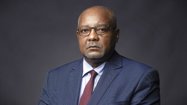 Gabon : Séraphin Akure-Davin nommé ministre de l’Énergie, porte-parole du gouvernement