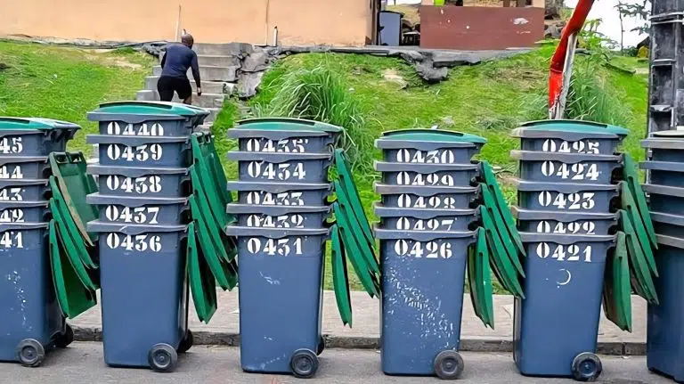 Gabon : les pré-collecteurs d’ordures, maillons essentiels de la lutte contre l’insalubrité