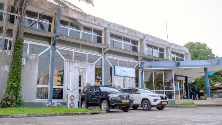 Gabon : crise à La Poste S.A. — plus de 500 emplois menacés, l’État lance un plan de sauvetage d’urgence
