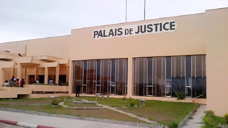 Affaire Warren : la juge d’instruction des enfants du 2ᵉ cabinet suspendue pour manquements à la déontologie