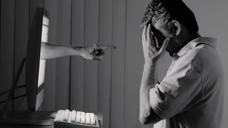 Gabon : jusqu’à deux ans de prison et 5 millions de FCFA d’amende en cas de « pressing » sur internet