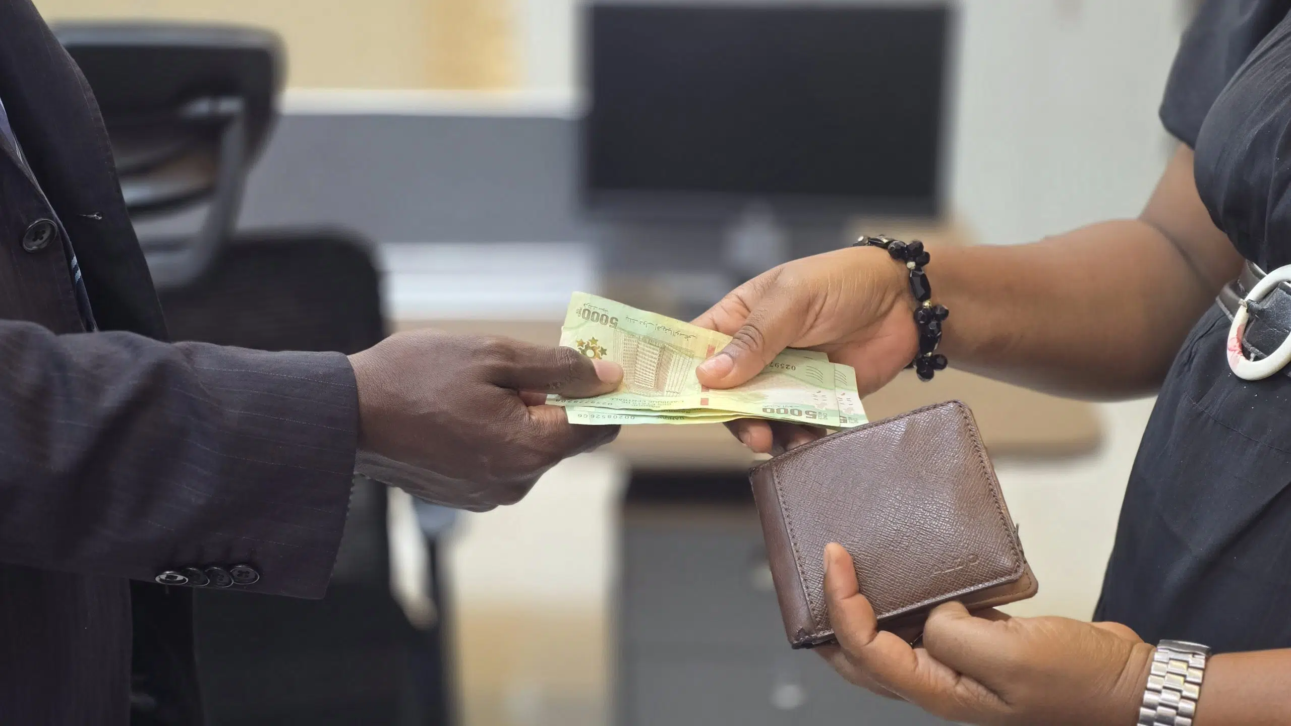 Gabon : quand le poids financier repose sur la femme, une redéfinition douloureuse des rôles au sein du foyer