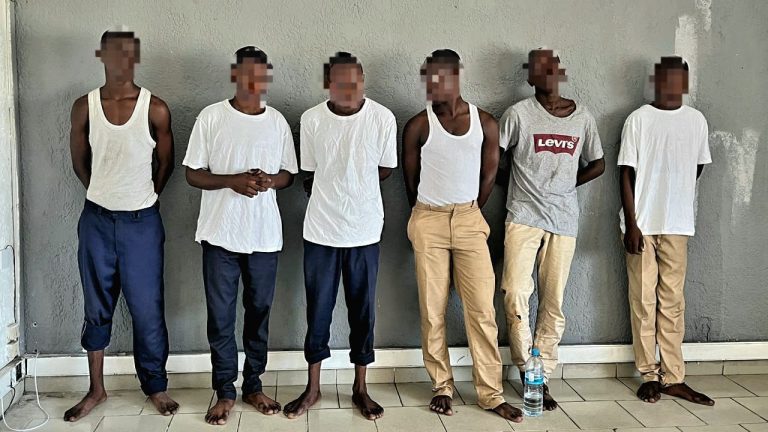 Libreville : six lycéens interpellés pour consommation de drogue et port d’arme blanche dans des établissements scolaires