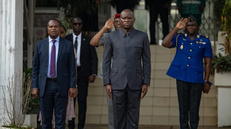 Gabon : Oligui Nguema promet la radiation des « fonctionnaires fantômes »