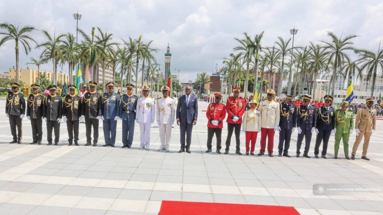 Gabon : remise de galons aux nouveaux officiers généraux et supérieurs