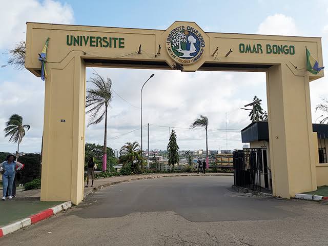 Pression académique et précarité : le double fardeau de la vie estudiantine